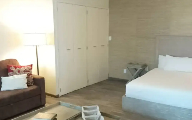 Arqu Medes Space 2bdr Studio Connecting Room