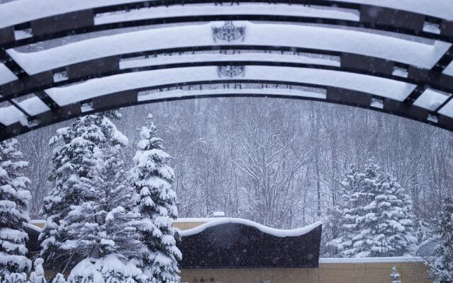 Jozankei Tsuruga Resort Spa MORI no UTA