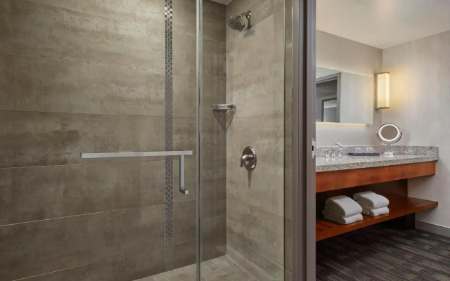 Loews Hollywood Hotel