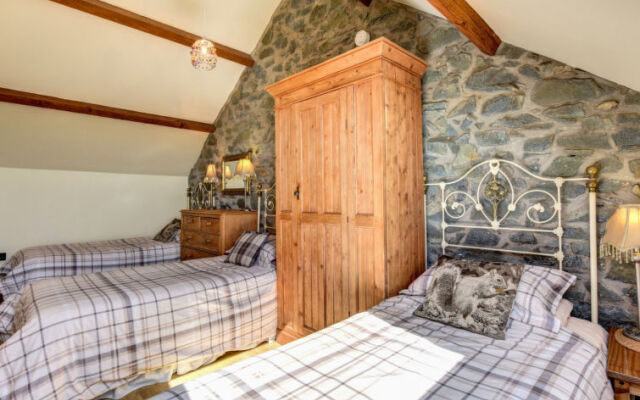 Holiday Home Sgubor y Rhyd