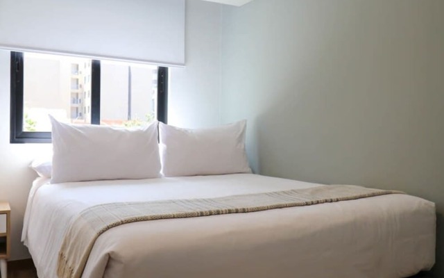 w Perfect 3BR With Balcony in Miraflores