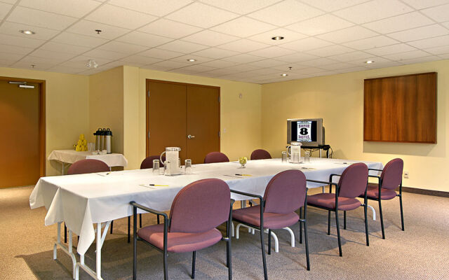 Super 8 Midland