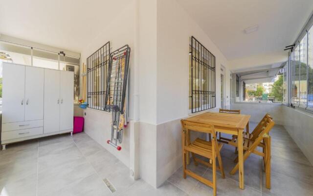 Central Located Big Spacious Flat in Muratpasa