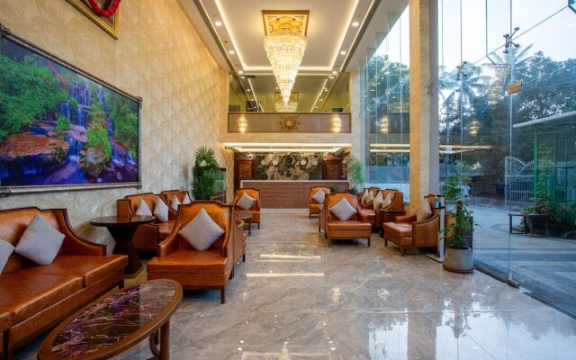 The Avenue Grand