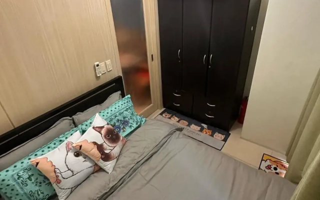 Condo With Balcony at Makati SM Jazz