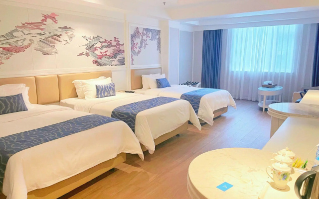 West Gulf Holiday Hotel