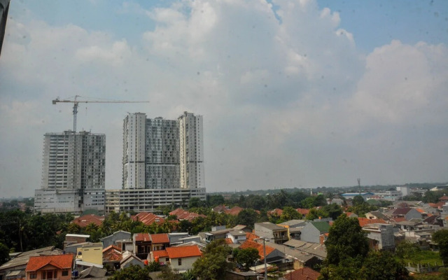 Comfort Studio Room At Kebagusan City Apartment