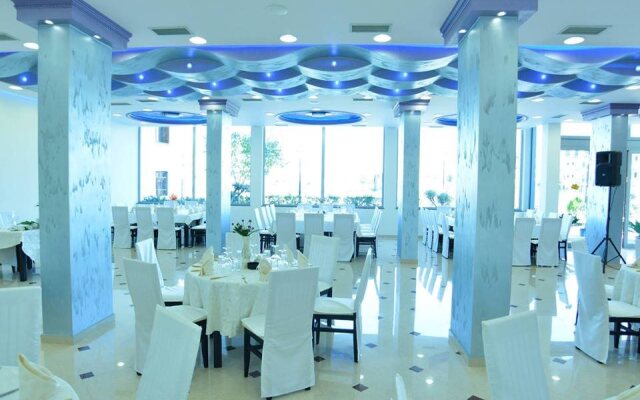 Hotel Holiday Velipoje