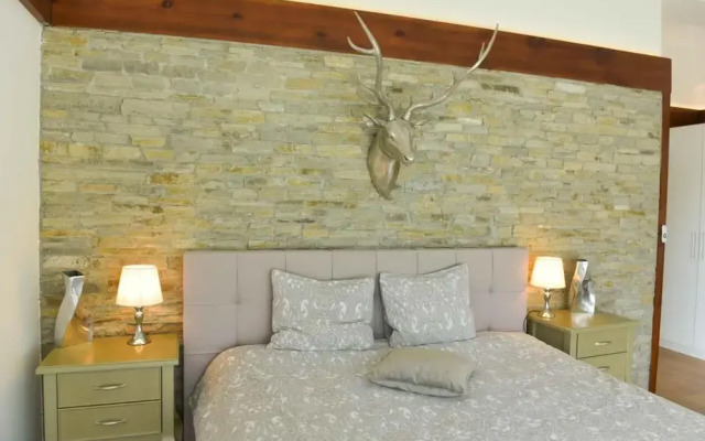 Luxurious Chalet near Pirin Golf Resort