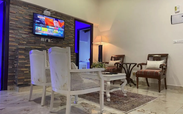 Luxsugero Penthouse Kaichidham