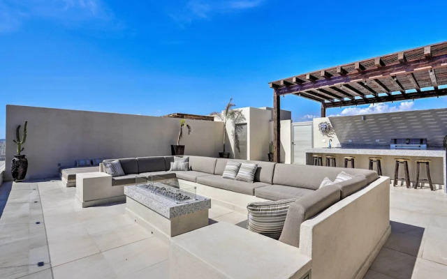 Luxe Cabo Condo w/ Ocean Views + Amenities!