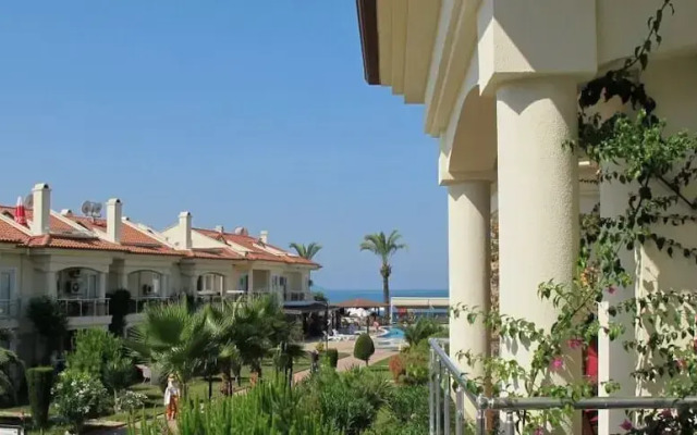 Villa SH14 by JoyLettings