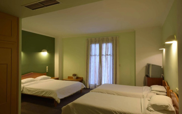 Mont Helmos Hotel