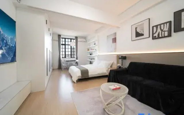 Lumen Homestay (The Bund)