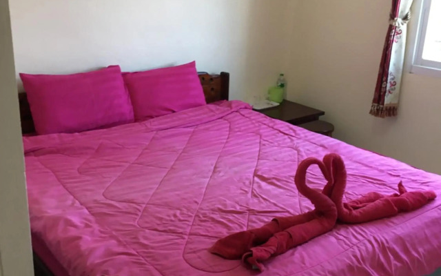 Baan Dongsak River view