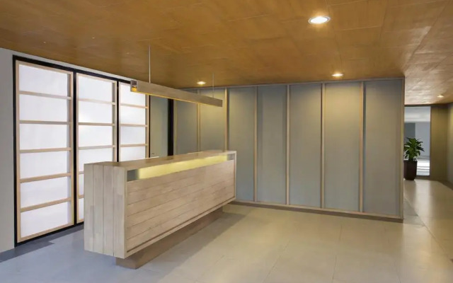 Up-Peak Hotel Simpang Lima Semarang Powered by Archipelago