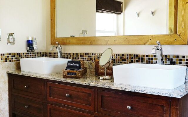 Sheridan House Inn - Adult Only
