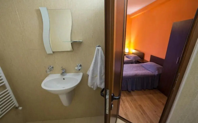 Kris Hotel