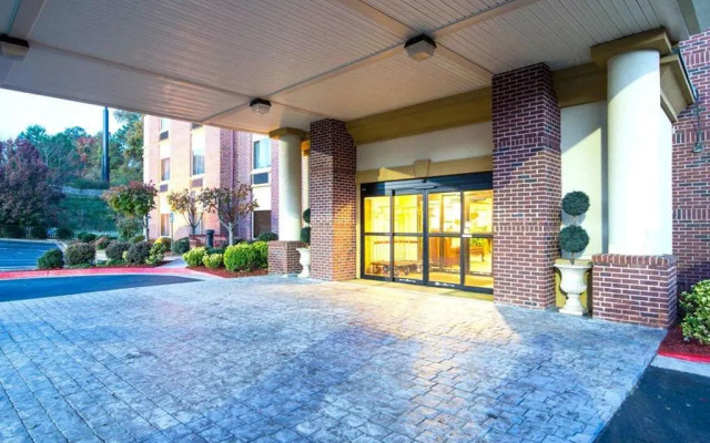 Comfort Inn & Suites Suwanee - Sugarloaf