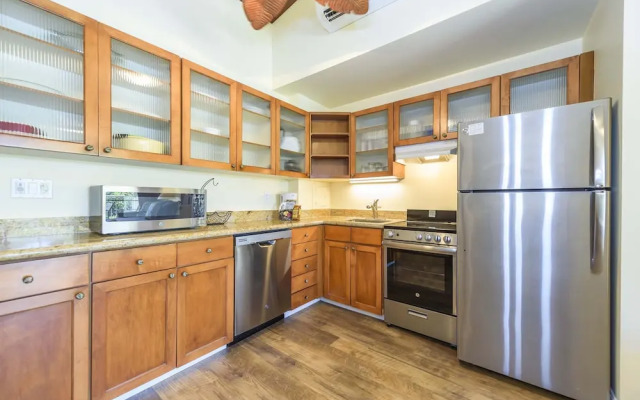 Napili Shores D229 Studio Bedroom Condo by RedAwning