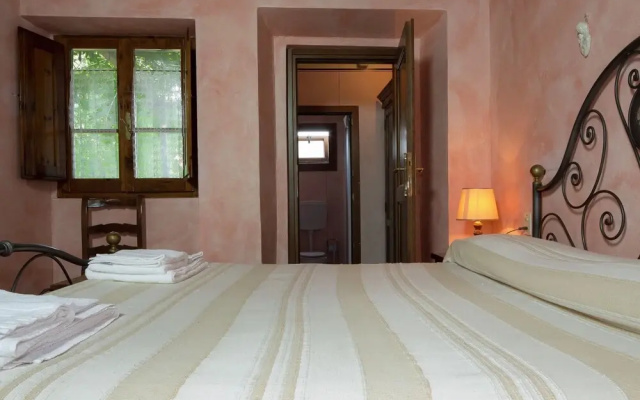 Beautiful Farmhouse in San Vivaldo With Swimming Pool