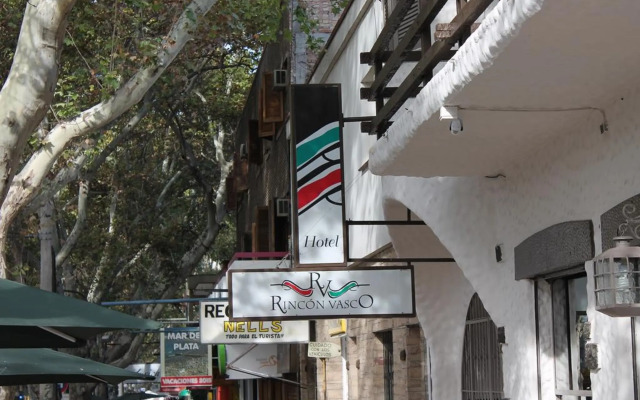 Alma Mendoza Hotel