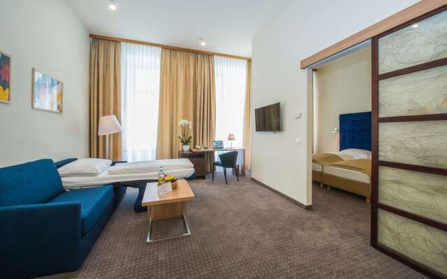 HiLight Suites Hotel