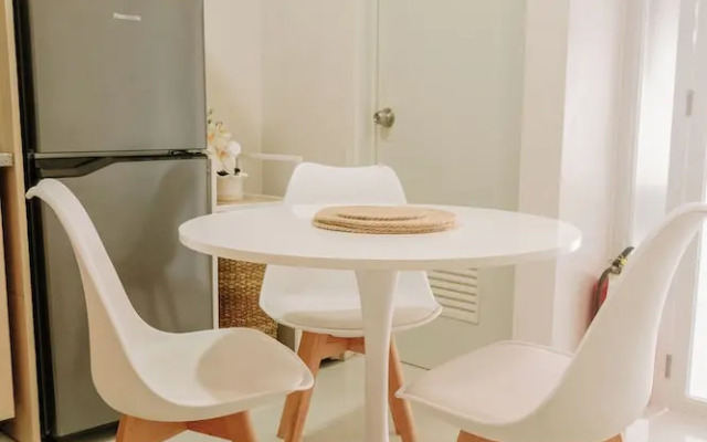 Zen & Minimalist Comfort