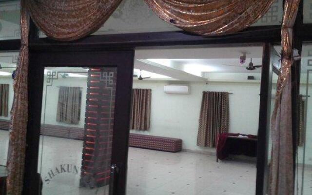 Indu Pearls Inn by OYO Rooms