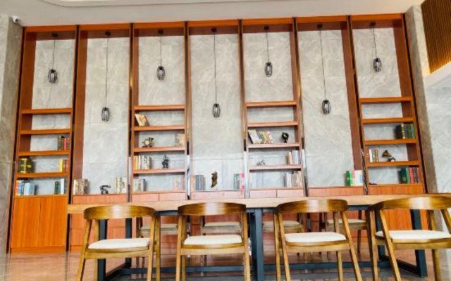 Yifu Apartment Hotel