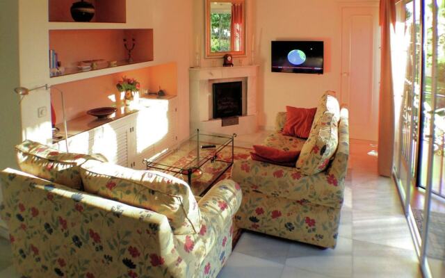 Superb Villa in Elviria With Swimming Pool