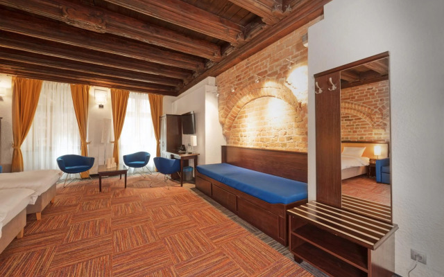 Palazzo Rosso Old Town