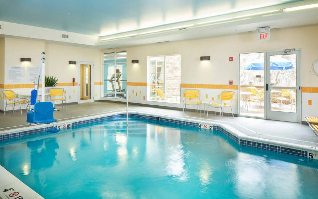 Fairfield Inn & Suites Monaca