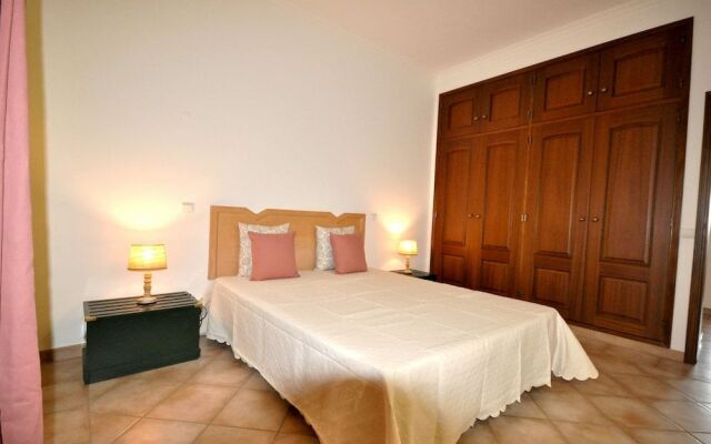 Large Country Villa With Private Pool, Vilamoura