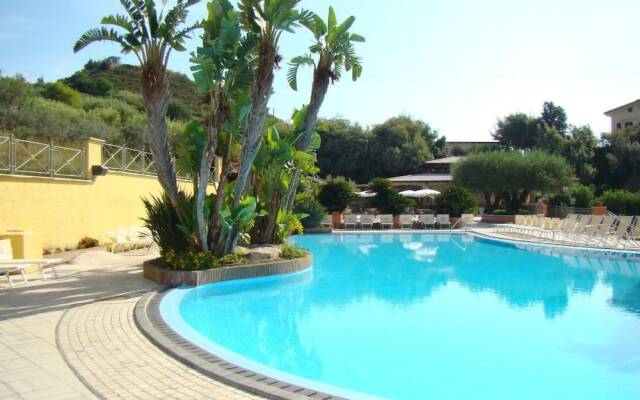 Hera Club Resort