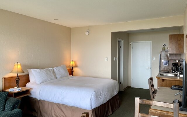 Sea Edge Beachside Hotel