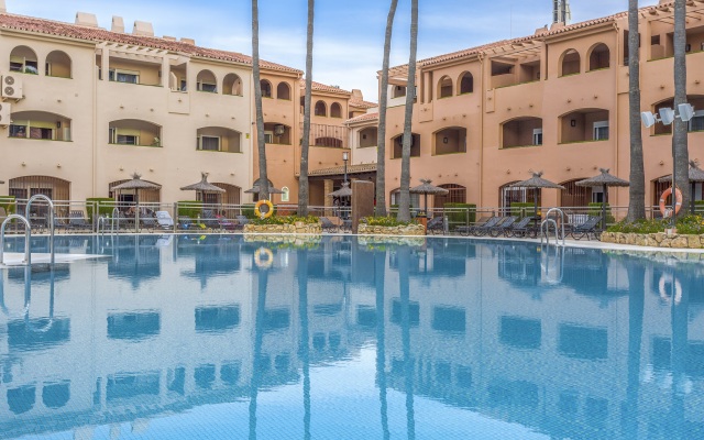 Los Amigos Beach Club Hotel