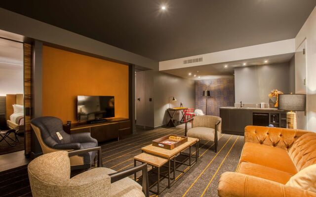 The George, by Valencia Hotel Collection