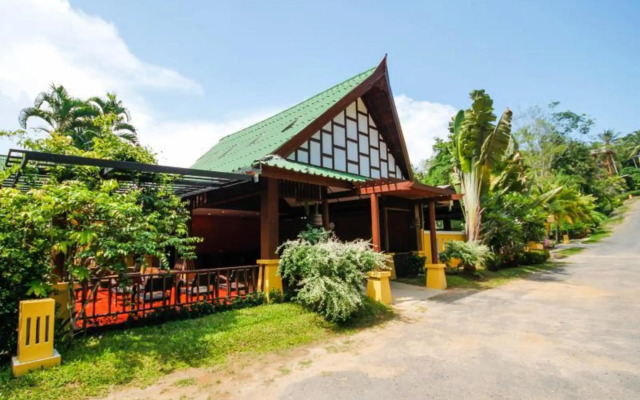 Baan Panwa Resort