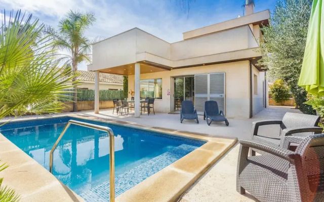 Villa With Pool in Alcudia