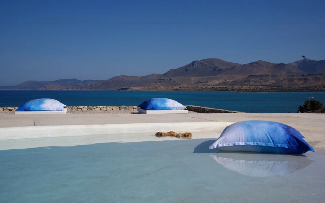 Capari Suites