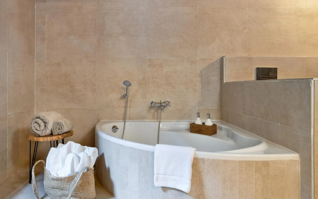 LJs Ratxo Eco Luxury Retreat