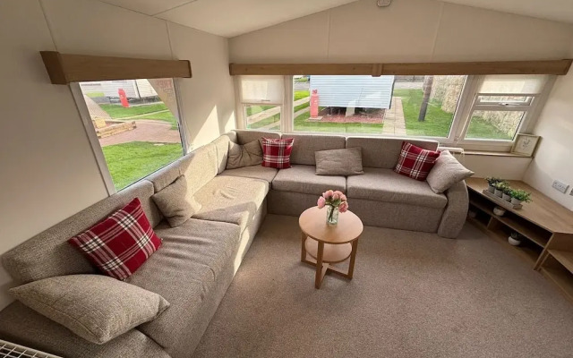 Cozy Coastal Caravan in Eyemouth