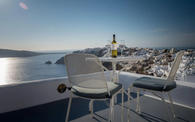Ikies Santorini