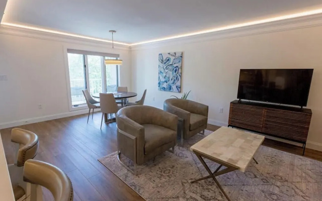 Wilmington Avenue 50 #102