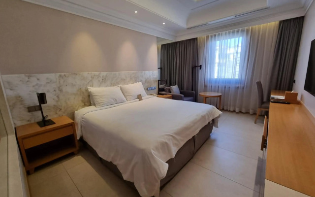 Pine Grove Hotel