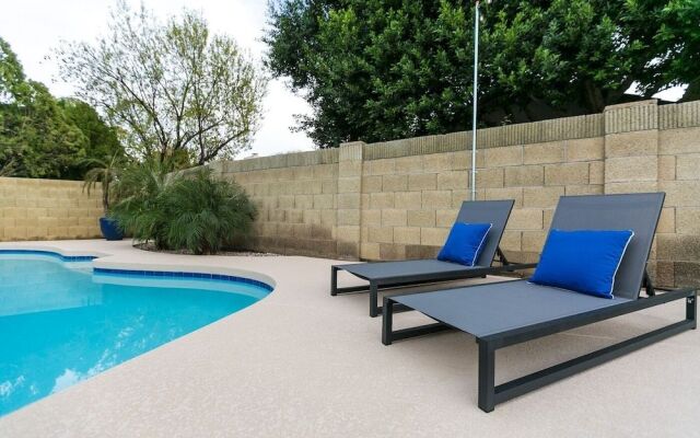 Gilbert Harwell 4 Bedroom Home by RedAwning