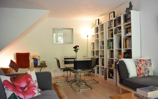 2 Bedroom Home in Angel