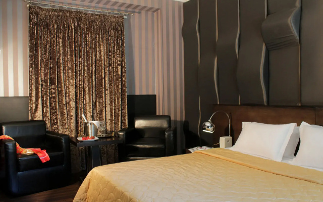 Galaxy Art Hotel