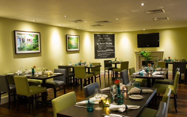 Dolphin House Serviced Apartments